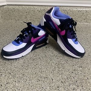 Nike tennis shoes